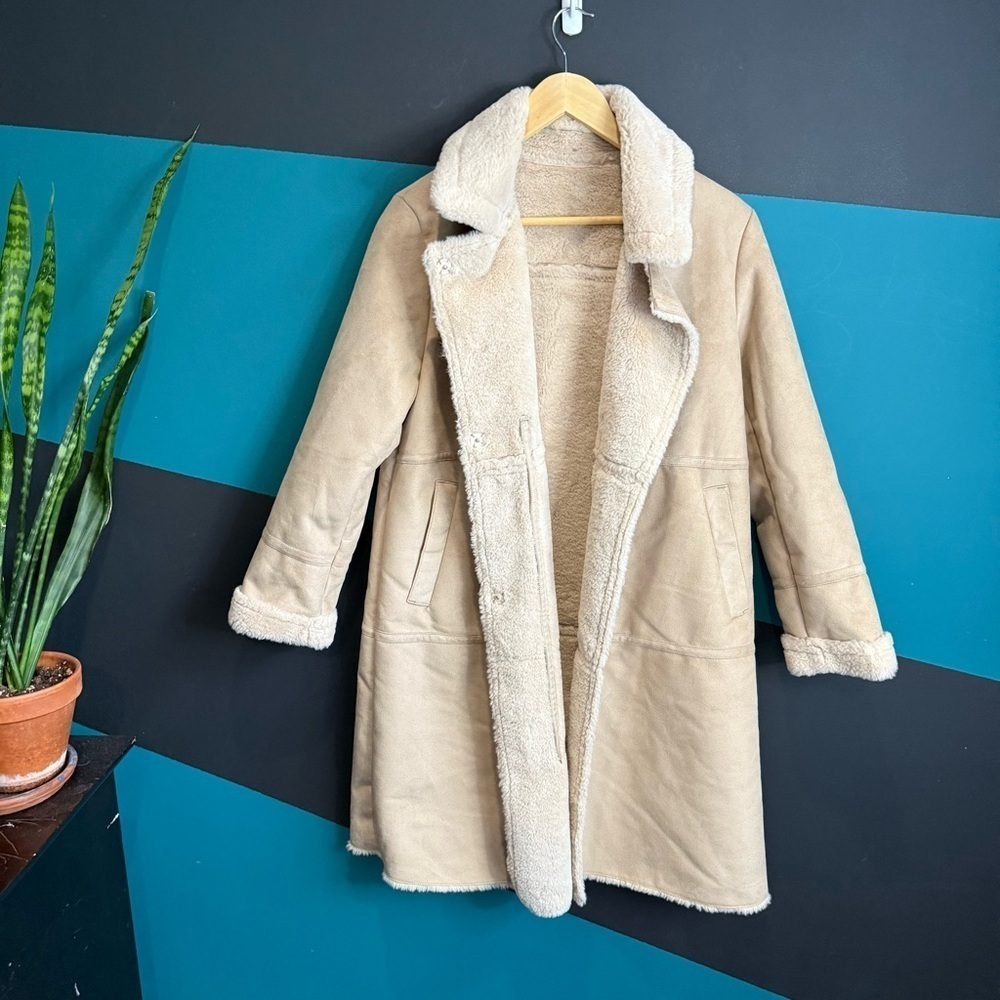 Tan Teddy Jacket with Plush Texture and Classic Collar - Picture 6 of 13